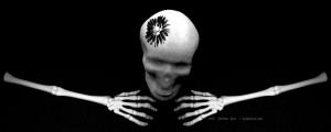 FlowerpSkull-Hands-2   